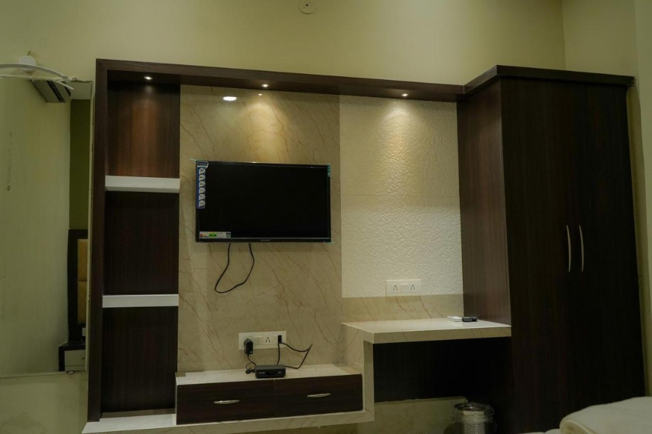 Hotel Meenakshi Hoshangabad Экстерьер фото