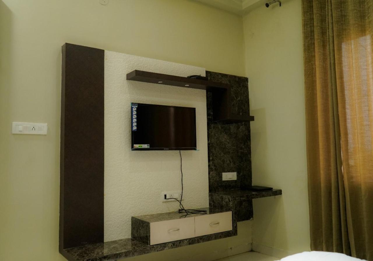 Hotel Meenakshi Hoshangabad Экстерьер фото
